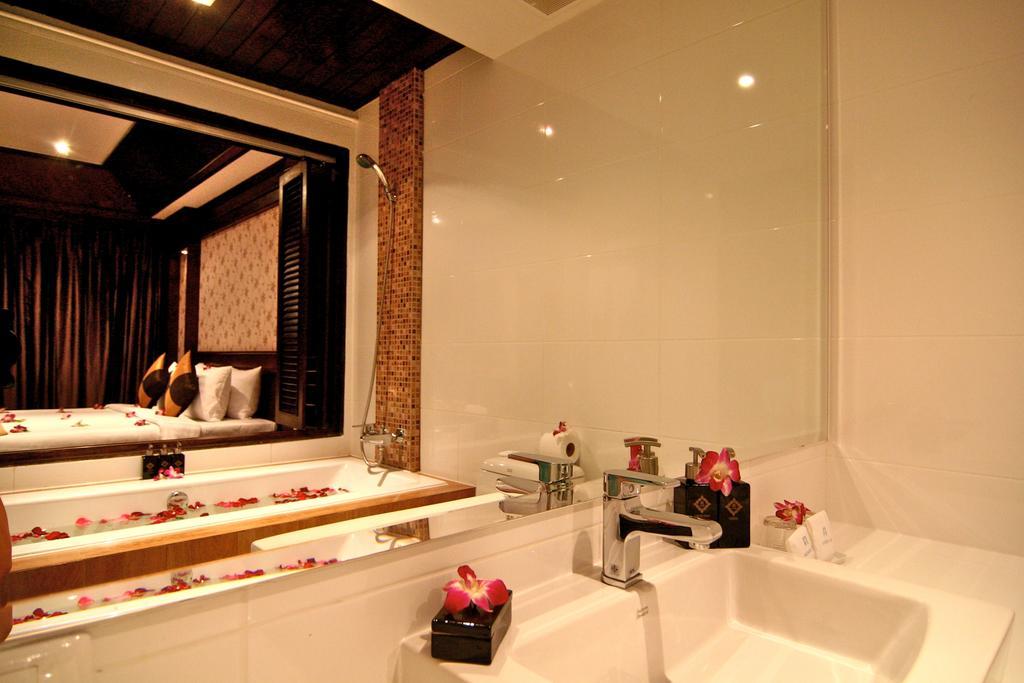 Rayaburi Hotel, Patong Bagian luar foto