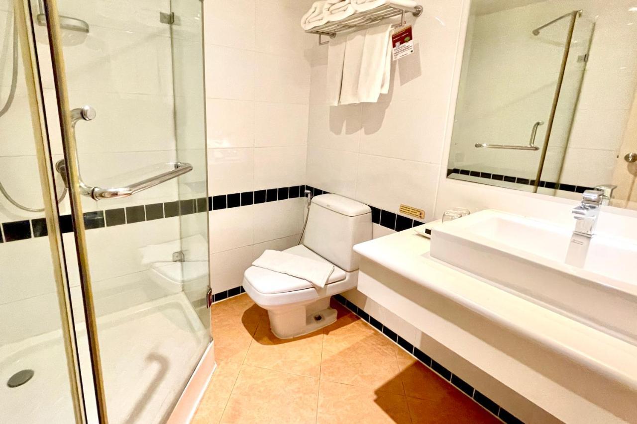 Rayaburi Hotel, Patong Bagian luar foto