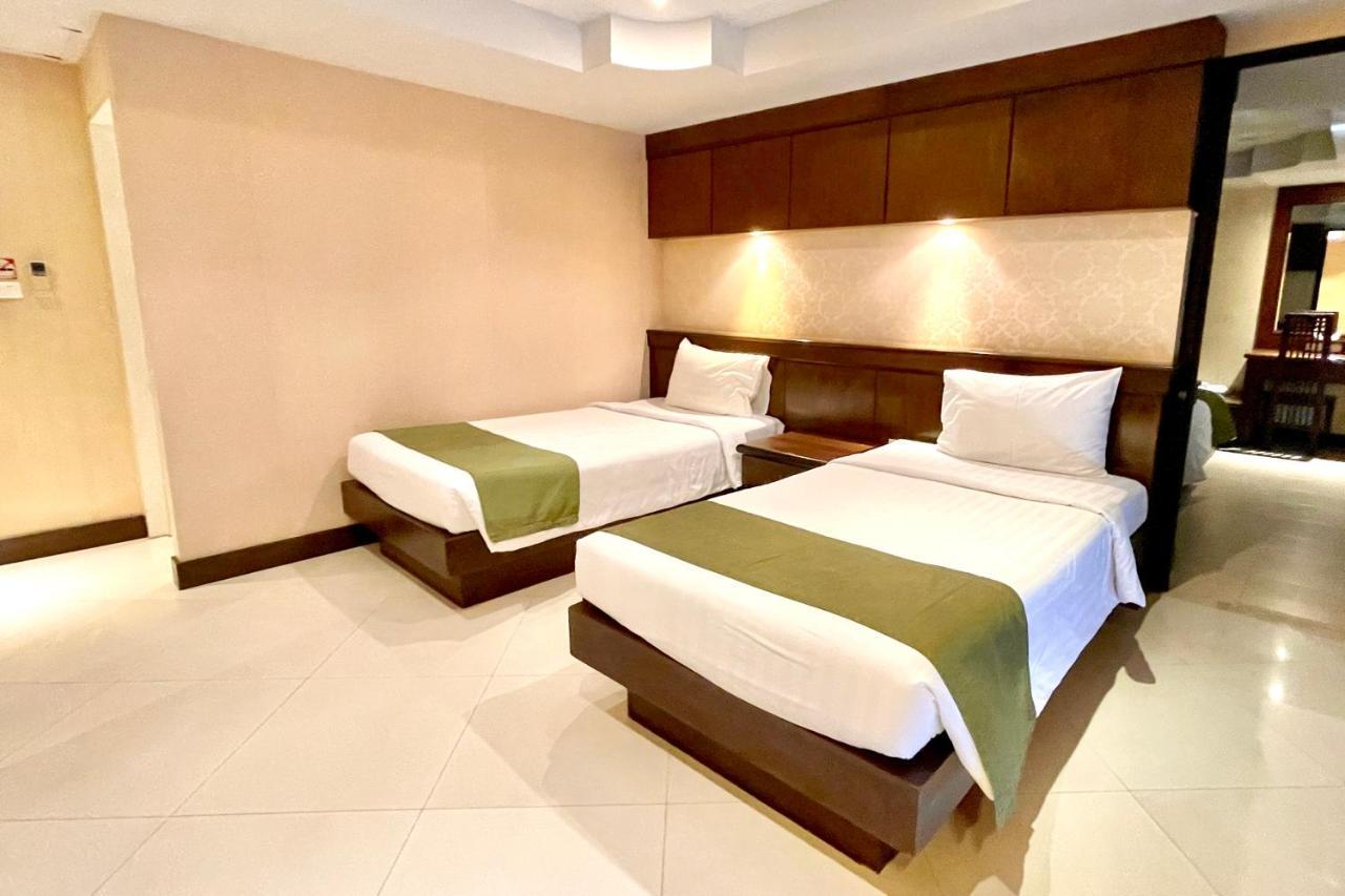 Rayaburi Hotel, Patong Bagian luar foto