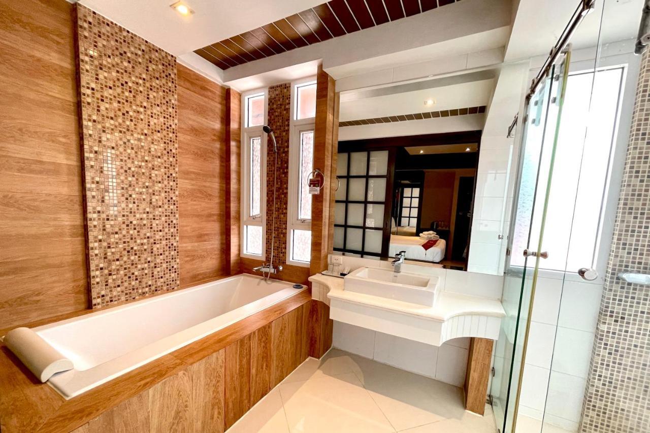 Rayaburi Hotel, Patong Bagian luar foto