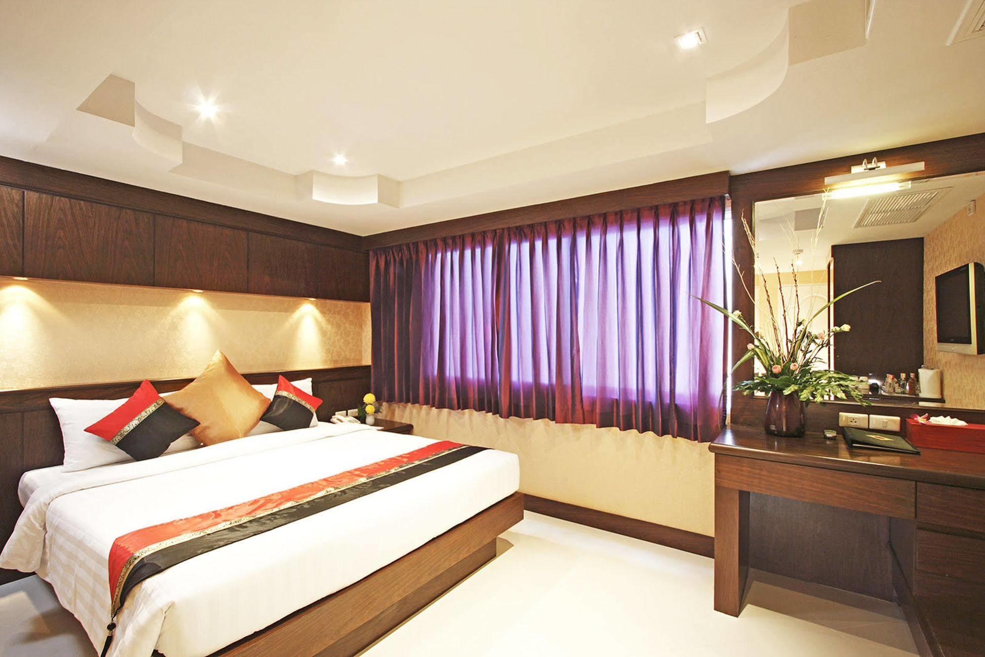 Rayaburi Hotel, Patong Bagian luar foto