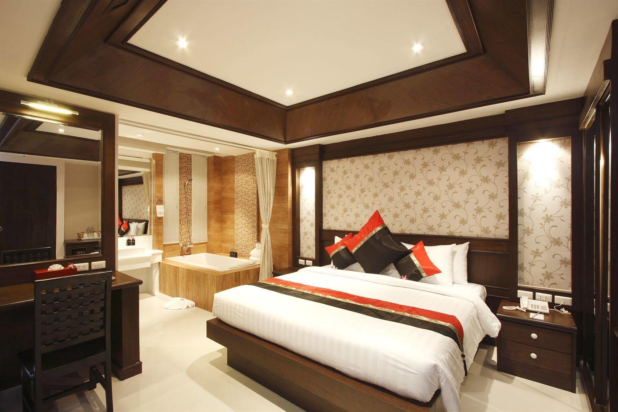 Rayaburi Hotel, Patong Bagian luar foto