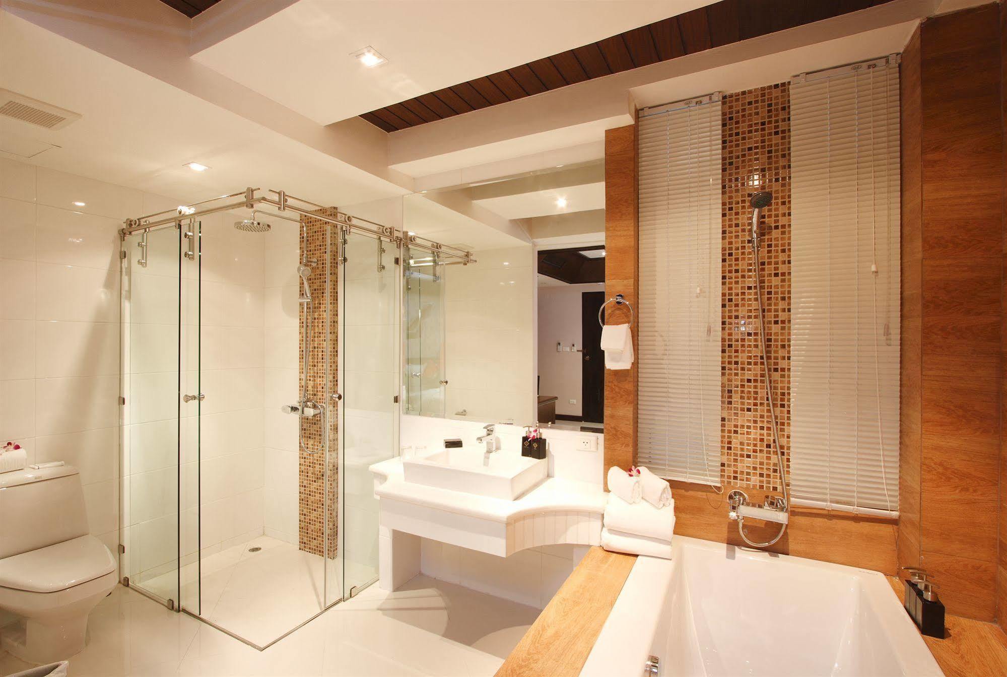 Rayaburi Hotel, Patong Bagian luar foto