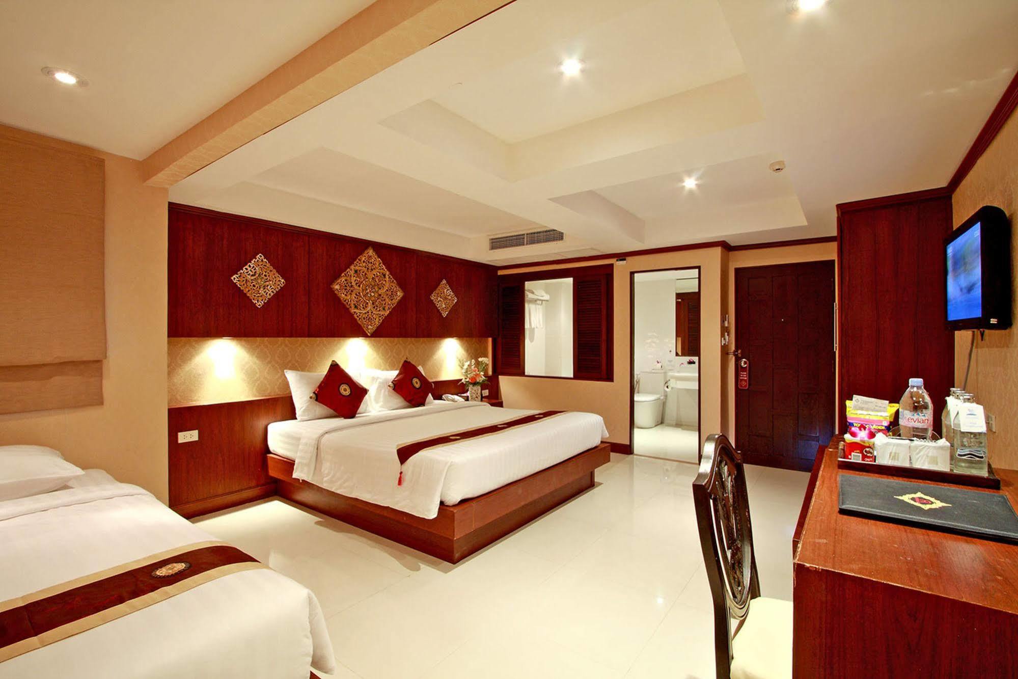 Rayaburi Hotel, Patong Bagian luar foto