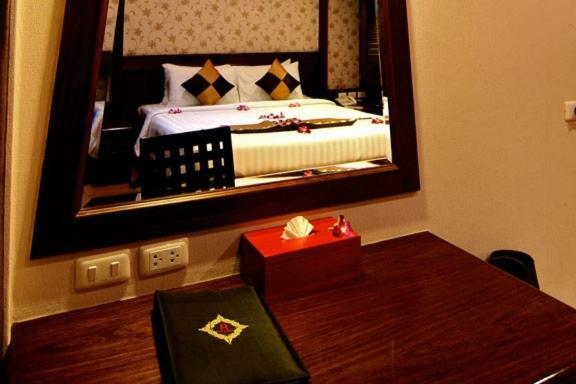 Rayaburi Hotel, Patong Bagian luar foto